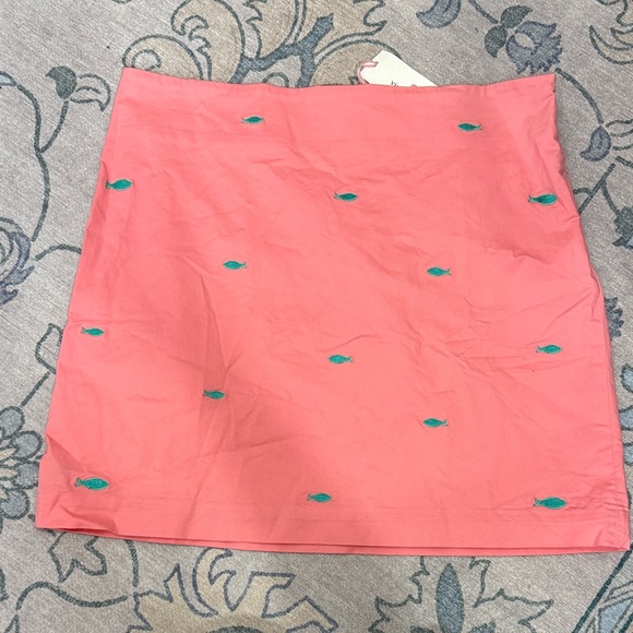 Vineyard Vines Dresses & Skirts - Vineyard Vines NWT Pink Pencil Mini Skirt with Green Fish Stitching